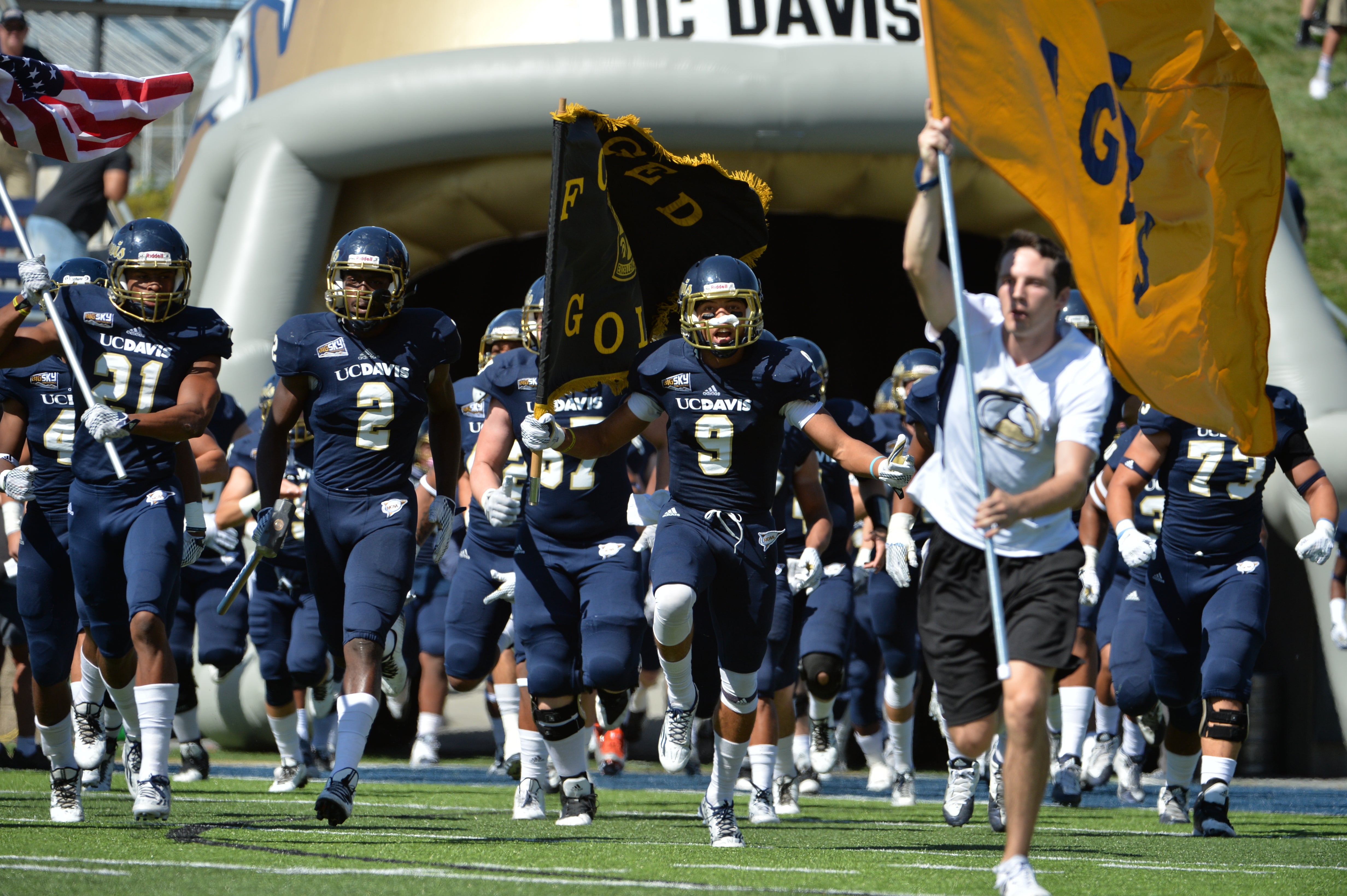 Football UC Davis