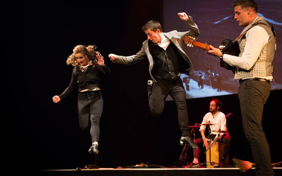 Velocity Irish Dance (Alexi Buatti Ramos/ photography).