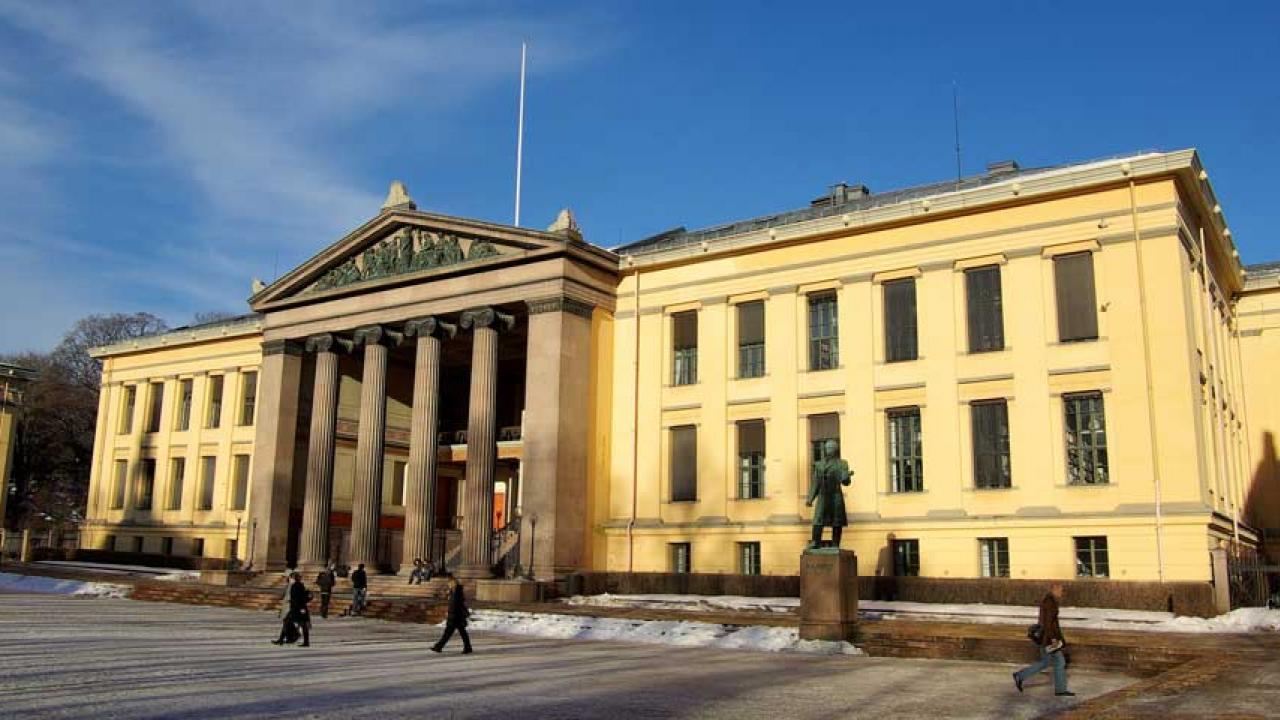 Photo: The Aula, the University of Oslo's ceremonial hall, facing a plaza.